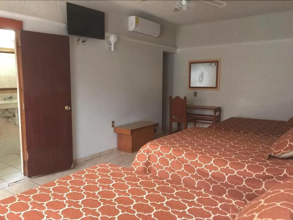 Hotel Riviera サン・ファン・デ・ロス・ラゴス エクステリア 写真